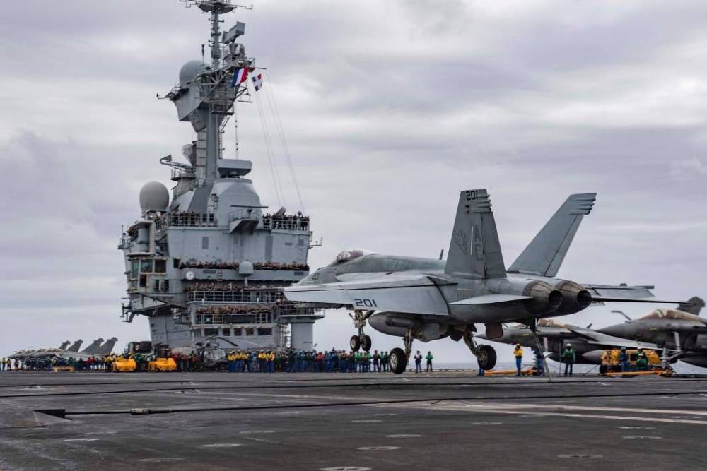 223750 cdg super hornet