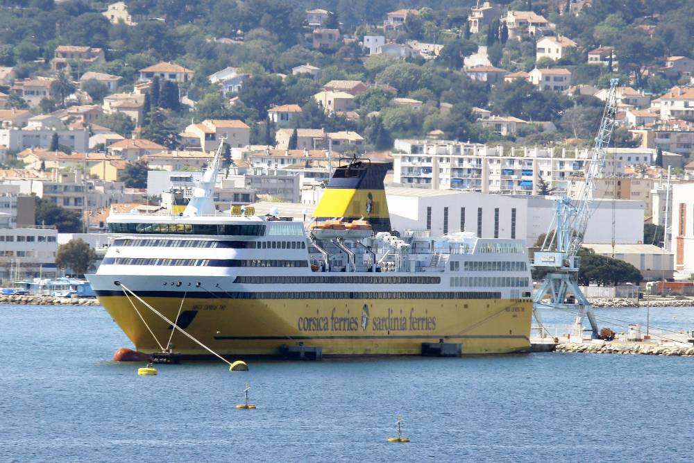 225884 corsica ferries mega express two bregaillon