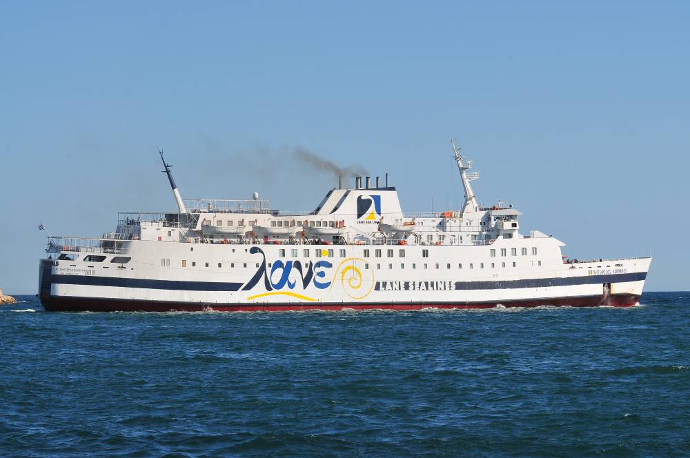 226438 Le Vitsentzos Kornaros au Pirée en mai 2016.