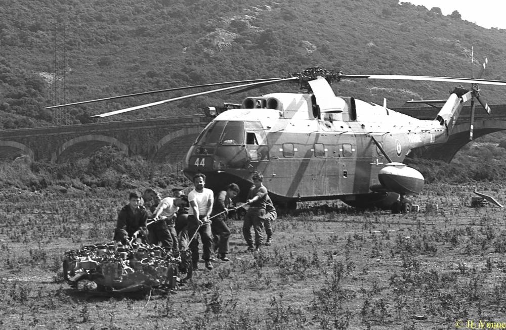 226167 super frelon galeria sf 44 repart avec matériel