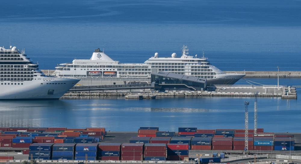227043 marseille silver shadow
