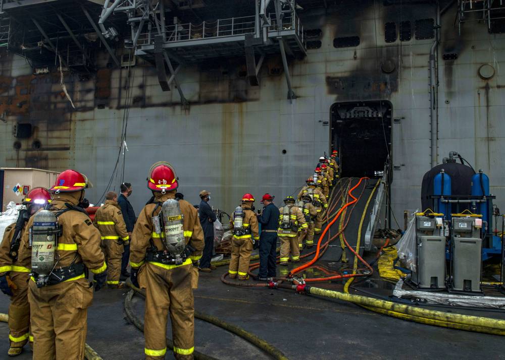 230008 uss bonhomme richard 14 juillet