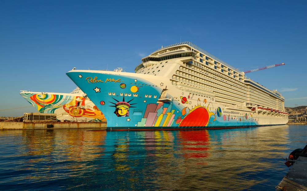 233835 norwegian getaway norwegian breakaway marseille
