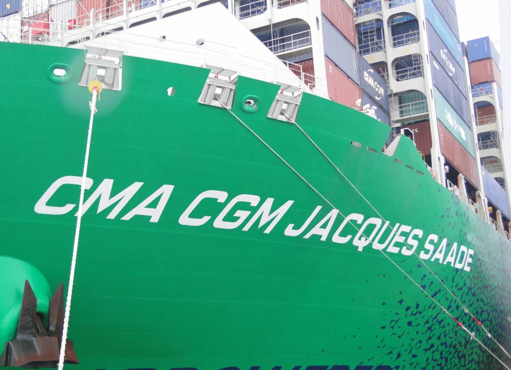 CMA CGM Jacques Saade es equipado con parabrisas de proa