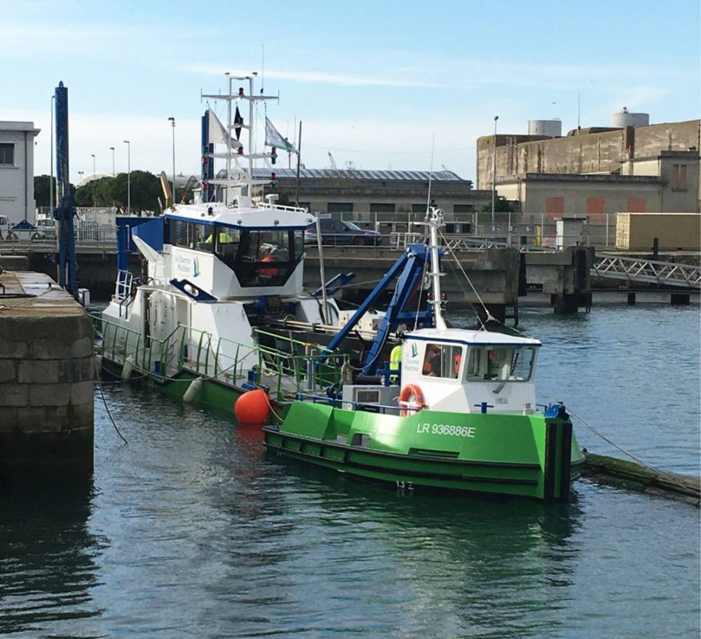 245842 lecamus mini tug le fuma