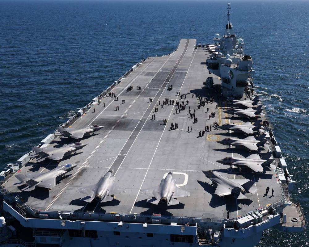 252921 hms queen elizabeth hms prince of wales