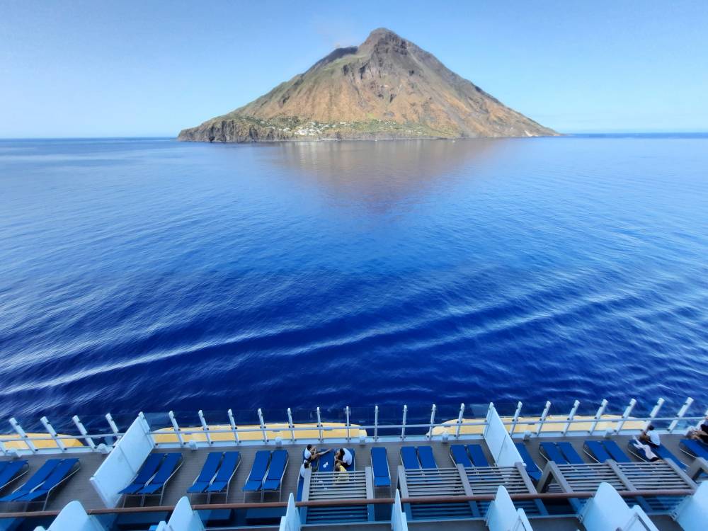 257495 stromboli