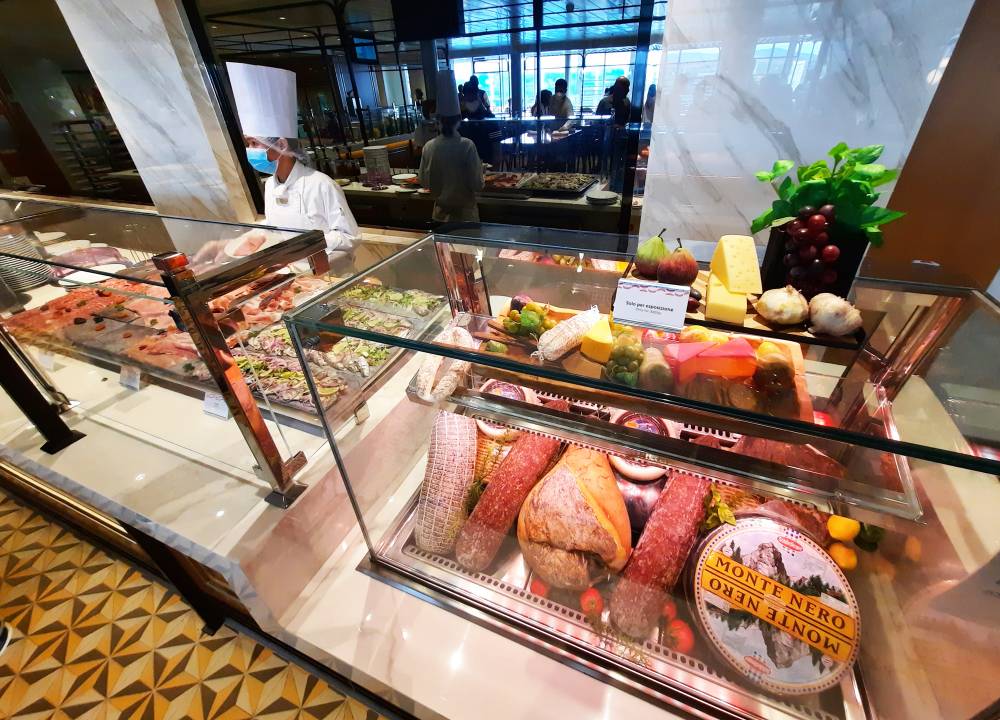 257135 costa smeralda restaurants