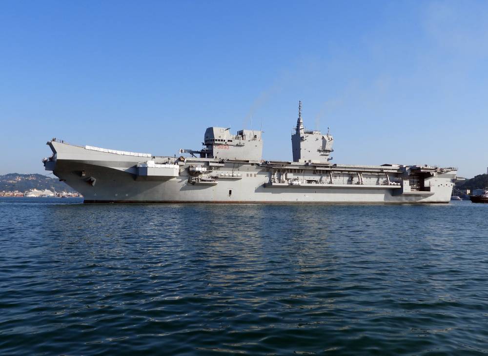 258822 marina militare italie trieste
