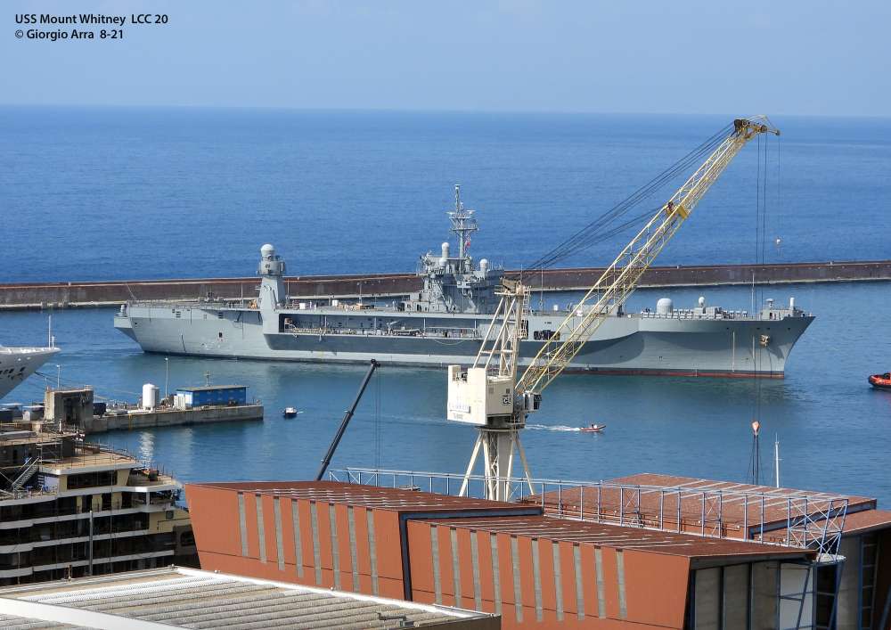 Le navire amiral de la 6ème flotte américaine en arrêt technique à ...