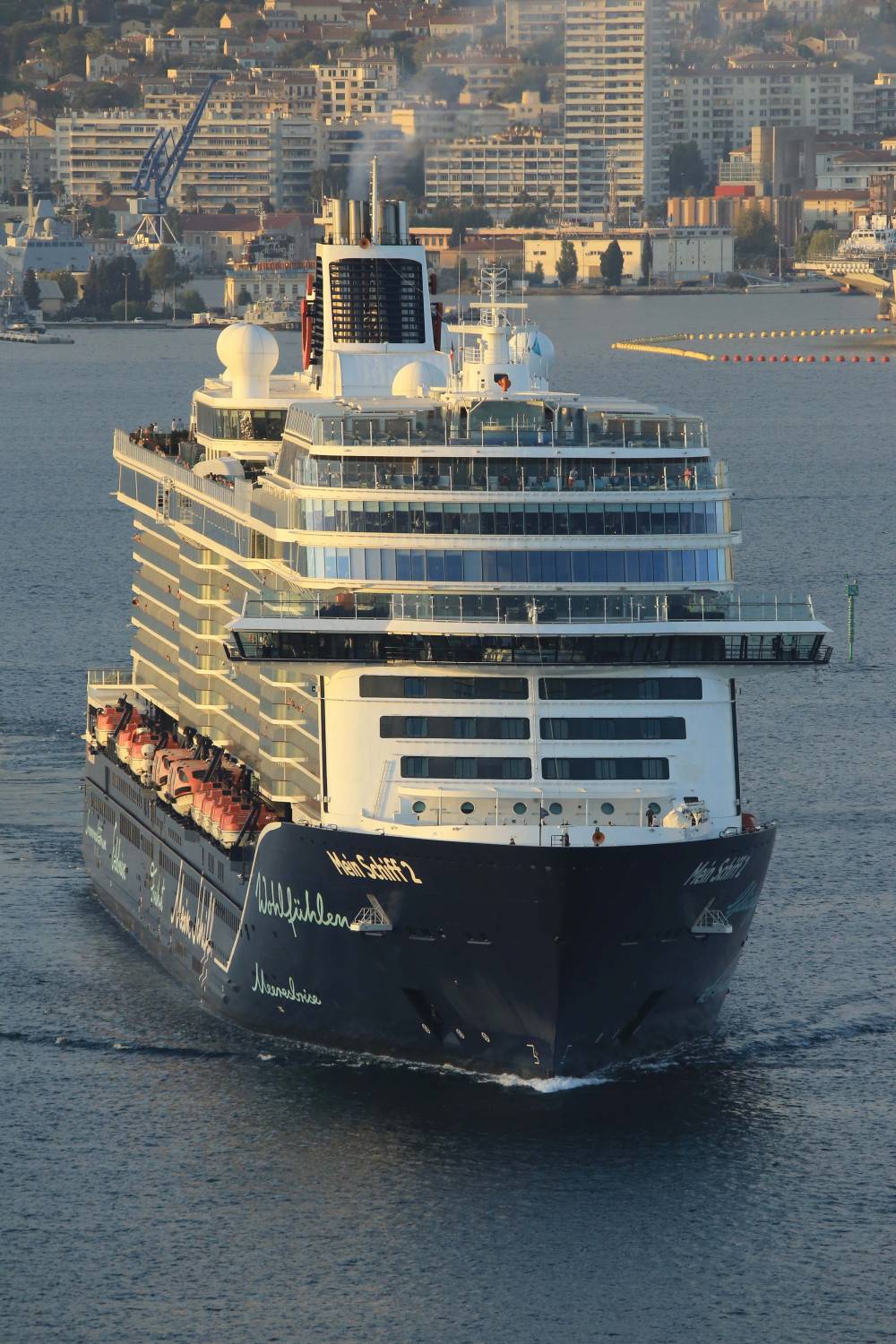 261251 mein schiff 2 toulon