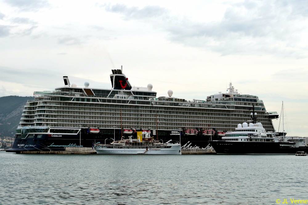 261157 delfin la seyne yacht mein schiff 2 ss delphine