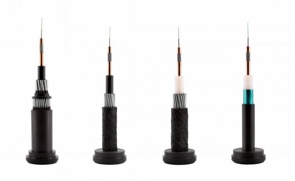Submarine cables from Calais