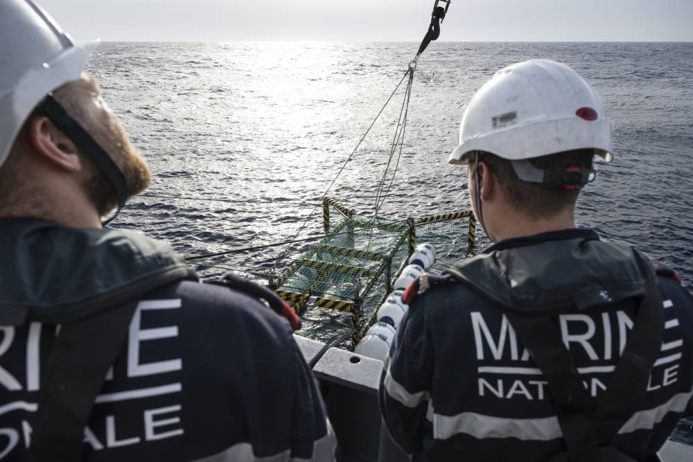 Maîtrise des grands fonds : la Marine nationale teste le ROV Victor ...
