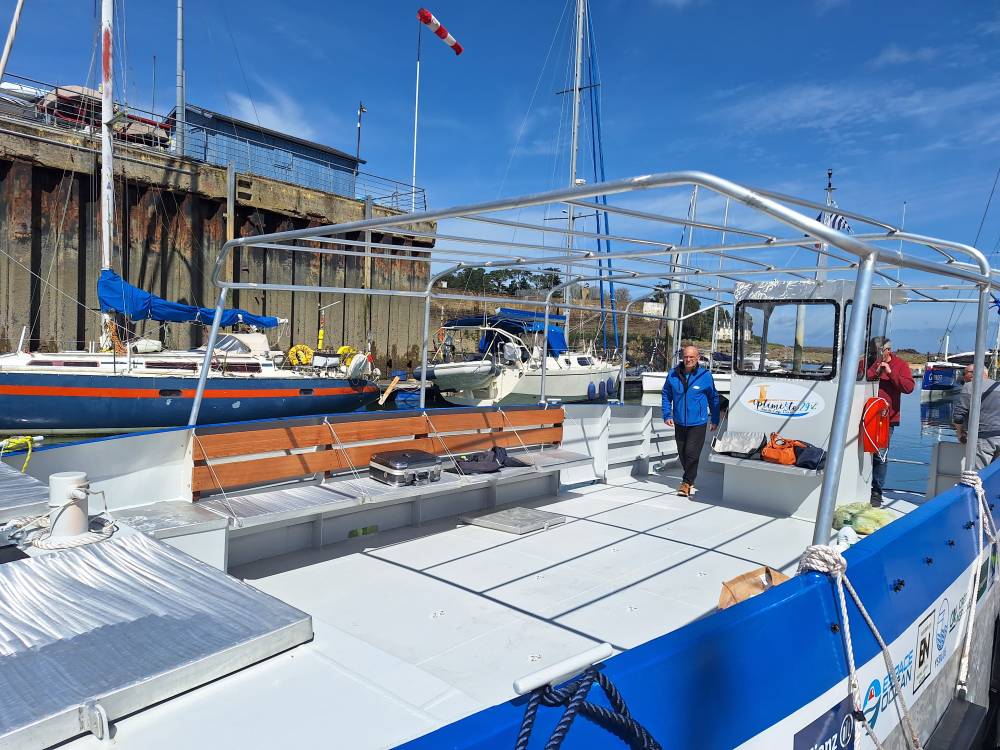 Picture Idea: Douarnenez Un Catamaran Neuf Pour L Association Optimiste 29 Handicap