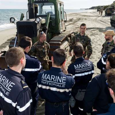 Les VHM de l'arme de Terre dploys pour la premire fois sur BPC | Mer et  Marine