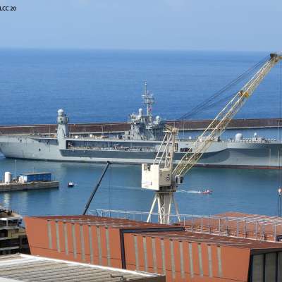 Le navire amiral de la 6ème flotte américaine en arrêt technique à ...