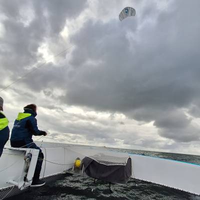 Propulsion par kite : à bord du catamaran démonstrateur de Beyond the ...